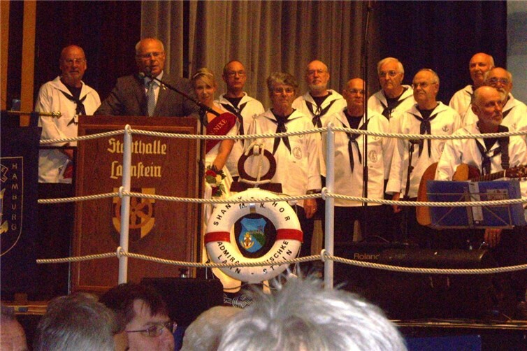 Eröffnung Shanty-Chor Festival 2010 in der Stadthalle Lahnstein durch OB Peter Labonte.