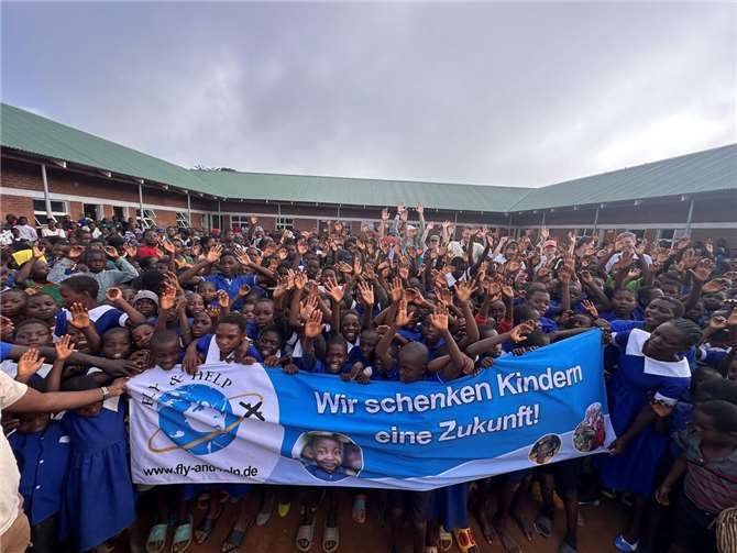 Eröffnung der Junglück-Schule. Fotos: Reiner Meutsch Stiftung FLY & HELP