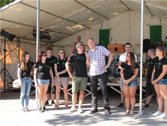 Eröffnung der Kirmes durch die Kirmesjugend und Frank Künkler.MFU