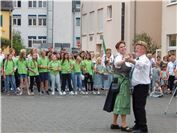 Eröffnungstanz mit KUK-Damen.