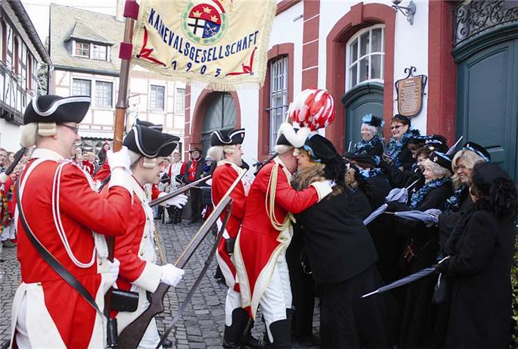 Erpeler Jonge bütze joot, mussten die Möhnen von Marina Wilsberg eingestehen.