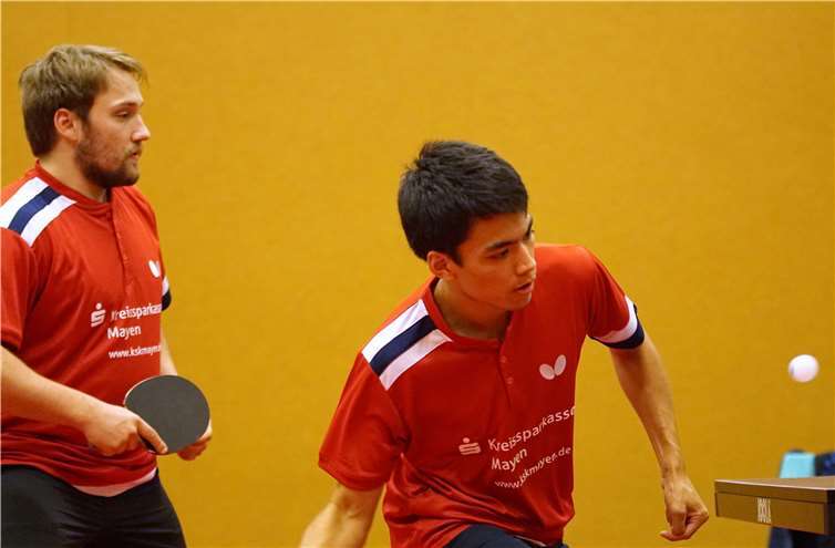 Ersatzspieler Niklas Kohlhaas (l.) und Philipp Büchel gewannen das Doppel und ihre Einzel. M. Schreiber