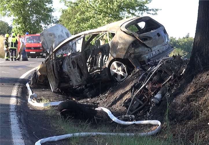 Erschreckende Bilder nach einem schweren Verkehrsunfall auf der L113 zwischen Mendig und Maria Laach. Foto: WinklerTV