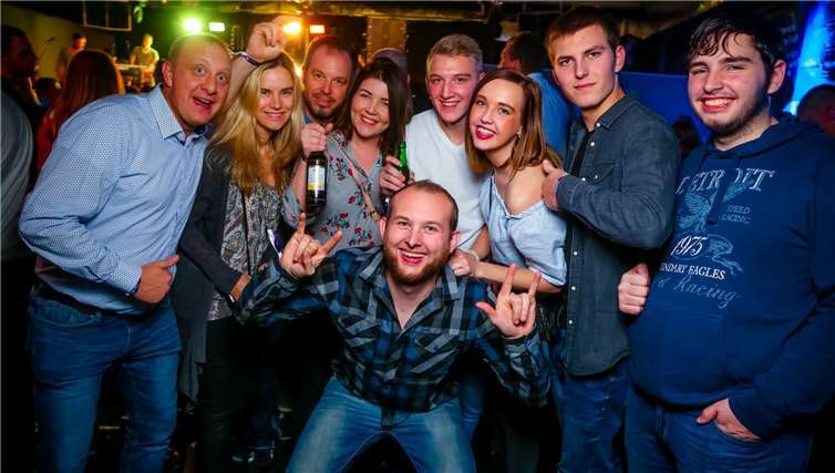 Erst die Arbeit, dann das vergnügen? Bei der Blaulichtnacht war es genau anders herum.