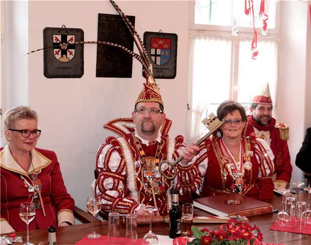 Erst im Schraatesaal erhielt Axel I. den Orts-Schlüssel als Zeichen seiner Macht.