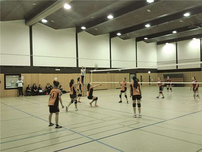 Erst im entscheidenden vierten Satz konnten die Damen das Spiel für sich entscheiden. privat