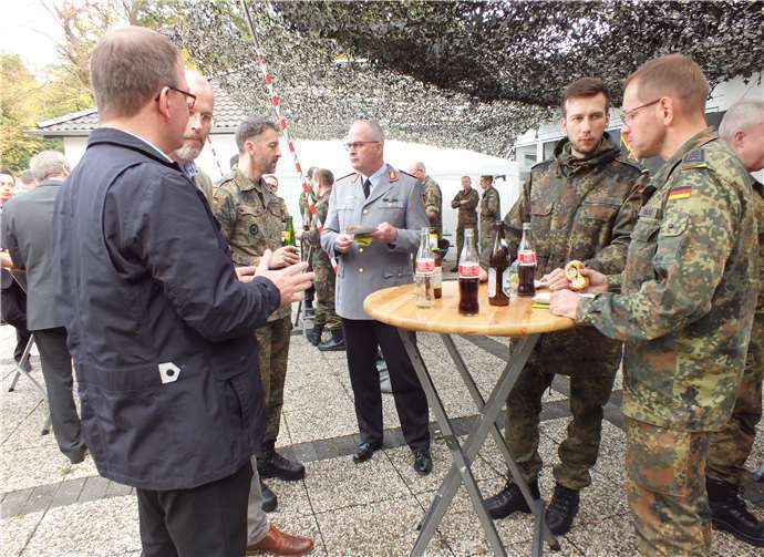 Erst kurz da – und schon im fachlichen Dialog, hier mit Angehörigen der Abteilungen IT-Management und Information Service Delivery.