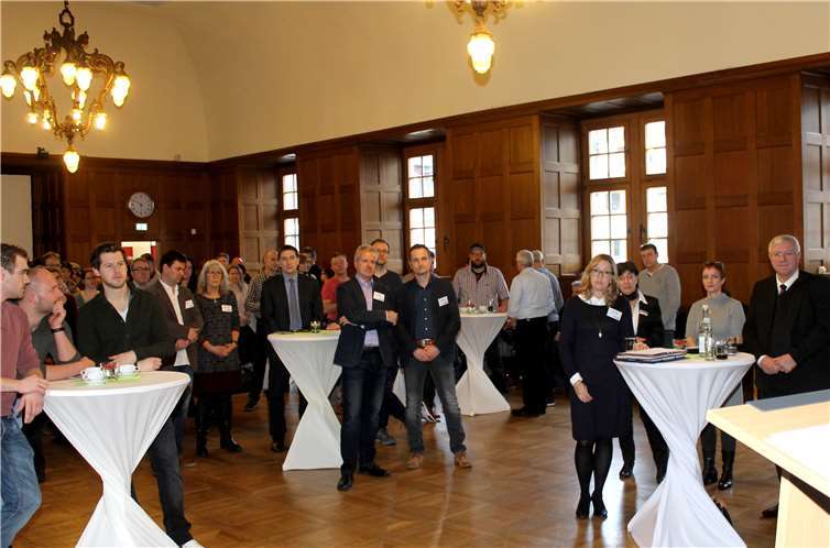 Der Oberbürgermeister würdigte das Engagement Erst- und Brandschutzhelfer sowie Sicherheitsbeauftragte kamen in den Rathaussaal und wurden für ihren Einsatz geehrt. Stadt Koblenz