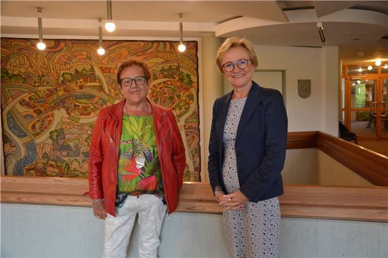Erste Kreisbeigeordnete Gisela Bertram und Bürgerbeauftragte des Landes Rheinland-Pfalz, Barbara Schleicher-Rothmund.  Foto: Rhein-Lahn-Kreis