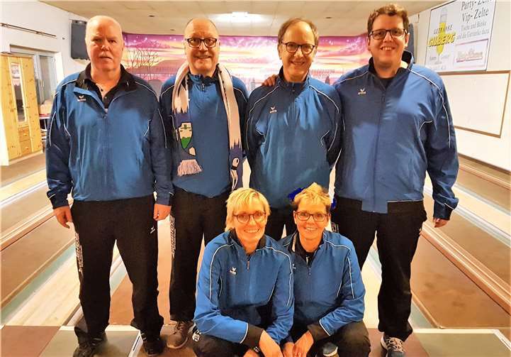 Erste Mannschaft: (v.l.n.r.)G. Frensch, M. Wolf, K. Schneider, S. Kirst und vorne C. Jaster und R. Kasper-Kirst.privat