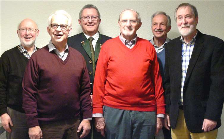 Erste Reihe (v.l.): J. Wulf (Beisitzer), C-H. Cäsar (Erster Vorsitzender), W. Schenke (Schatzmeister); 2. Reihe (v.l.): H-J. Heid (Schriftführer), H. Klawonn (Zweiter Vorsitzender), K. Ströder (Beisitzer). Kulturkreis
