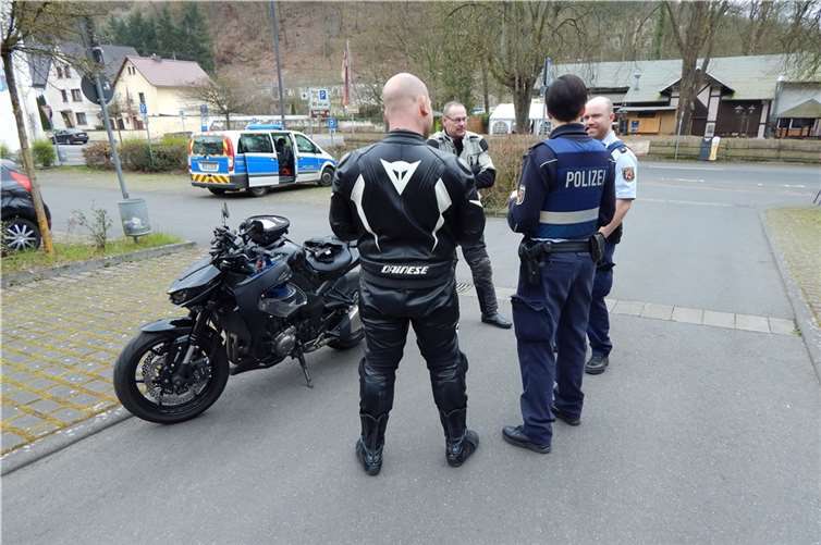 Erste Zweiradkontrolle im Sayntal. Foto: Polizei Koblenz