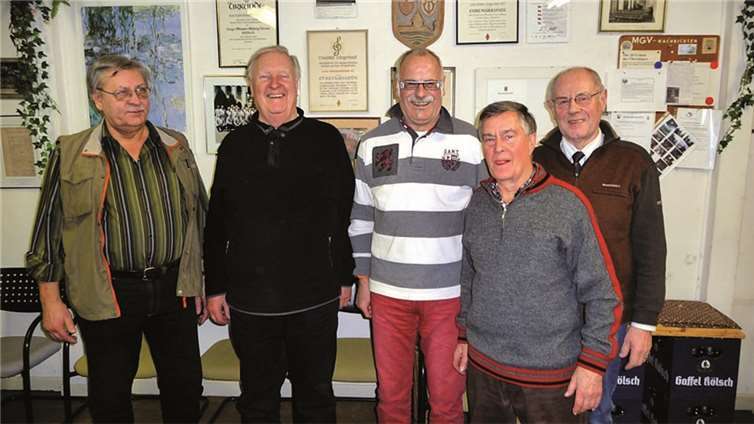Erster Geschäftsführer Heinrich Schoenenberg, Erster Vorsitzender Norbert Klein, 2. Kassierer Hubert Rahm, 2. Vorsitzender Peter Bouillon und Erster Notenwart Reinhard Luh (v.li.). privat