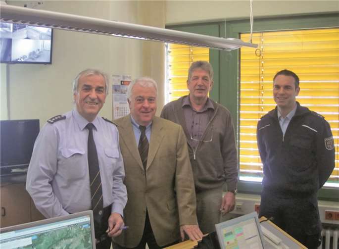 Erster Polizeihauptkommissar Karl Braun, MdL Guido Ernst, Polizeioberrat Uwe Lottmann, Polizeikommissar Christoph Weber (v.l.). PI Remagen