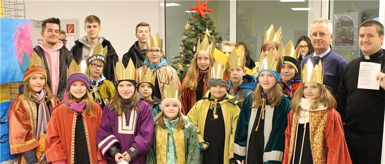Erster Stadtbeigeordneter Gerd Frink freute sich über den Segen der Sternsinger. VG Montabaur