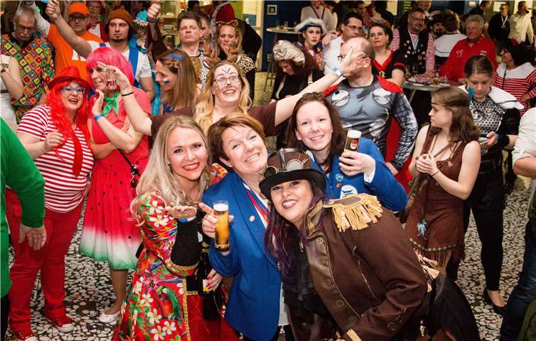 Erstmalig richtete die Ehrengarde Heimerzheim Anno 1974 e.V. die große Kostümparty am Karnevalssamstag aus.Foto: privat