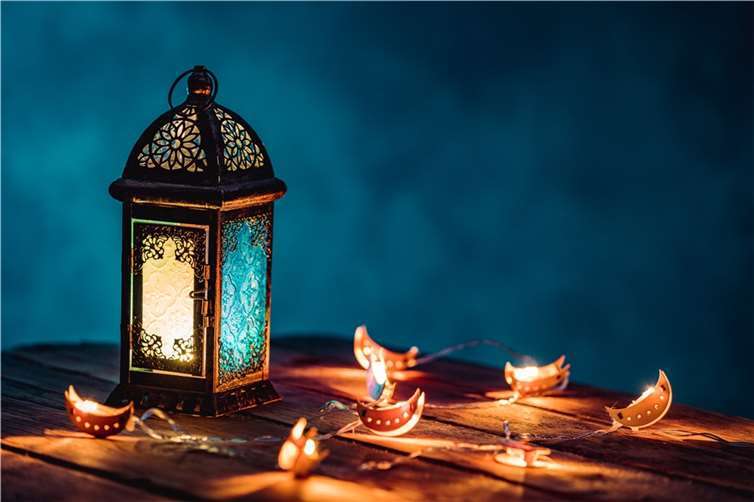 Erstmals erleuchtet in den Innenstädten von Frankfurt und Köln in diesem Jahr eine spezielle Dekoration anlässlich des muslimischen Fastenmonats Ramadan – ein Vorbild auch für Städte in unserer Region?  Foto: wajdram/stock.adobe.com