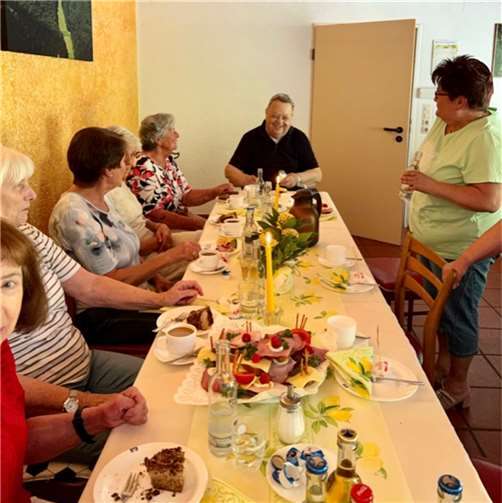 Erstmals hat sich ein Senior zu den Riedener Mittwochsfreuen gesellt. Fotos: privat