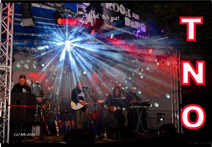 Erstmals lädt die röhrig-forum Kulturbühne anlässlich „10 Jahre röhrig Wiedereröffnung nach Großbrand“ zu einem Open-Air Konzert mit freiem Eintritt mit der bekannten Nostalgie-Band „T N O“ ein. Privat