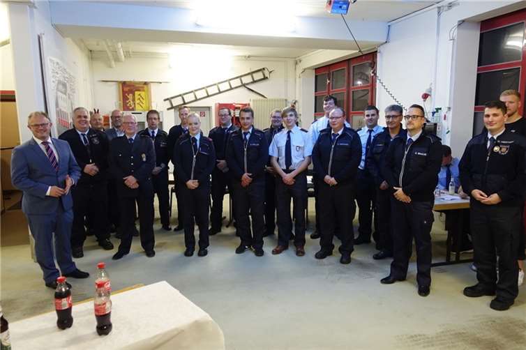 Erstmals seit März 2019 trafen sich die Kameraden des Löschzugs Irlich mit der Stadtspitze und den Alterskameraden, um ihre Jahreshauptversammlung abzuhalten.Foto: privat