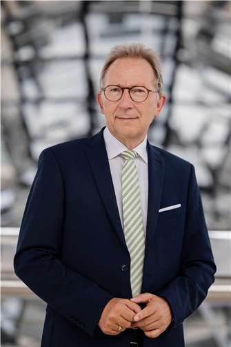 „Geburten sind Sache der Hebammen und das müssen die auch bleiben!“ Erwin Rüddel, MdB. Foto: Büro Rüddel