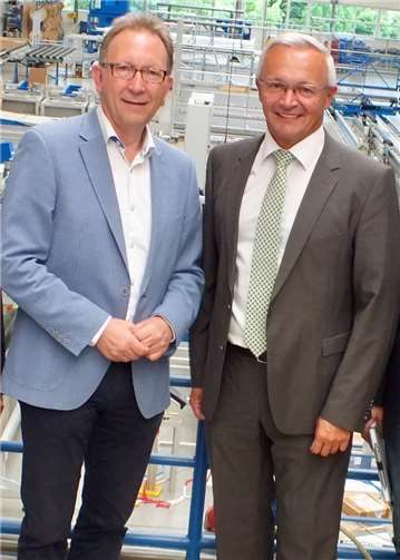 Erwin Rüddel MdB (l.) und LR Achim Hallerbach zeigen sich zufrieden.  Büro Erwin Rüddel