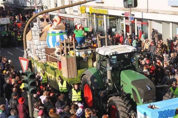 Erwin Rüddel lobt den ehrenamtlichen Einsatz der Landwirte für das heimische Brauchtum.  Foto: agrarheute/Kevin Wenz