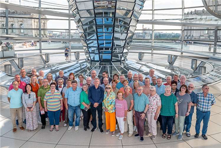 Erwin Rüddel mit den Besuchern aus seinem Wahlkreis  Foto: Annette Wicklein/Büro Rüddel