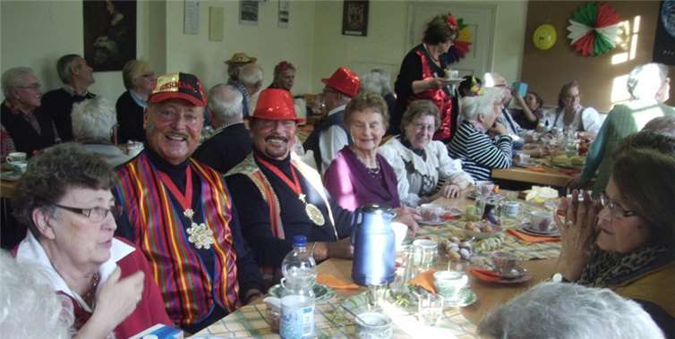 Es brodelte in der Narrhalla und die Senioren hatten sehr viel Spaß. privat