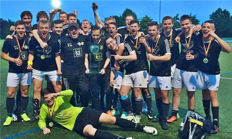 Es darf gejubelt werden! Der Kreispokalsieger von der Mosel stellte dem Favoriten ein Bein.Foto: FSV Dieblich