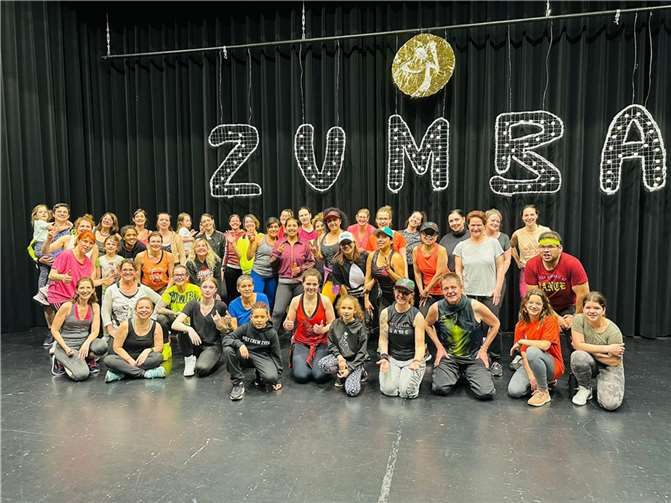 Zweite Zumba Party war ein voller Erfolg Es dauerte nicht lange, bis die Stimmung die Halle zum Beben brachte. Quelle: TV 05 Mülheim