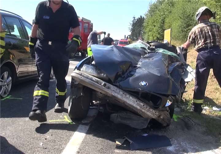 Kollision nach missachteter Vorfahrt Es entstand ein Sachschaden von rund 10 000 Euro.