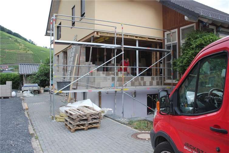 Es fehlt immer noch an Handwerksbetrieben für die Mammutaufgabe „Wiederaufbau Ahrtal“. Fotos: Verbindungsbüro Wiederaufbau Ahr