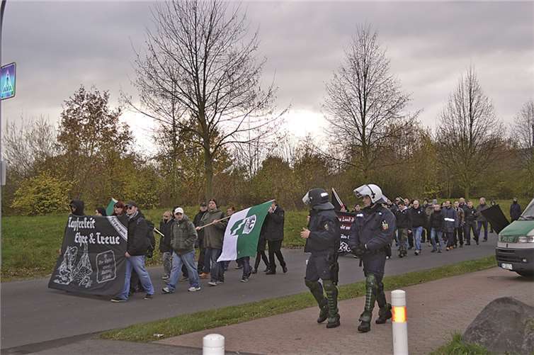 Es folgte ein „Trauermarsch“ der Rechtsradikalen.
