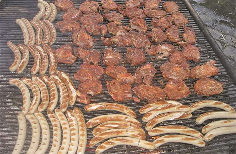 Es gab auch leckeres Grillgut.