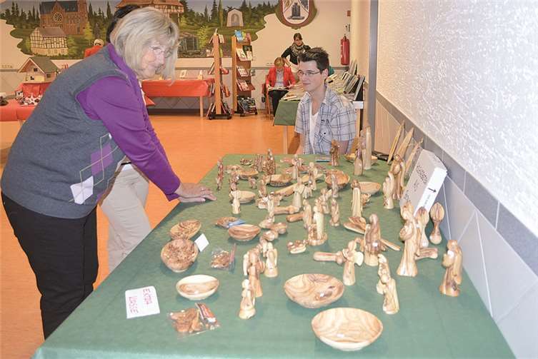 Es gab einen Stand mit Holzarbeiten aus Bethlehem. AB