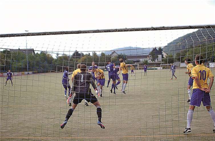 Es gab mehrere Einschussmöglichkeiten, aber alle blieben ohne Erfolg.. -RÜ-