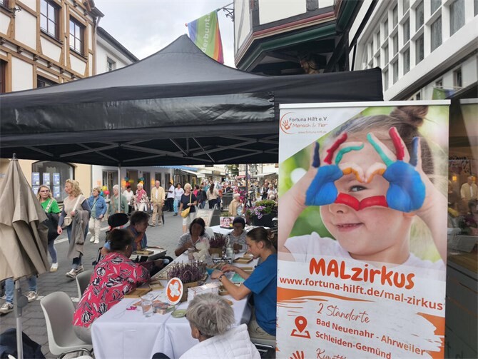 Es gab viele Aktionsstände. 