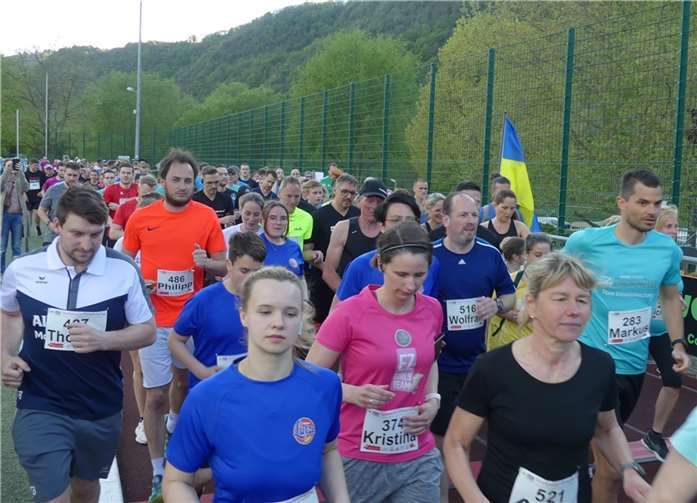 Es galt für die Teilnehmer:innen im Hauptlauf eine Rundstrecke über 5200 Meter quer durch Cochem zu bewältigen.