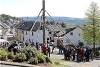 Maibaumaufstellen in Reifferscheid – Junggesellen leben Brauchtum