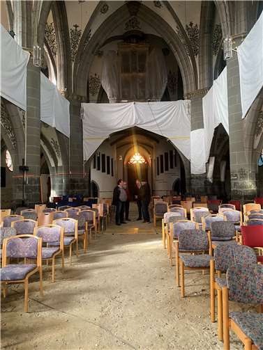 Es gibt immer noch viel zu tun in der Kirche. Fotos: Nadine Kreuser