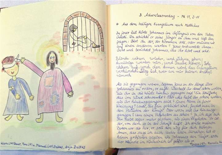 Es gibt viel Platz für eine individuelle Gestaltung mit Zeichnungen, Bildern, Fotos, Texten oder Fürbitten... privat