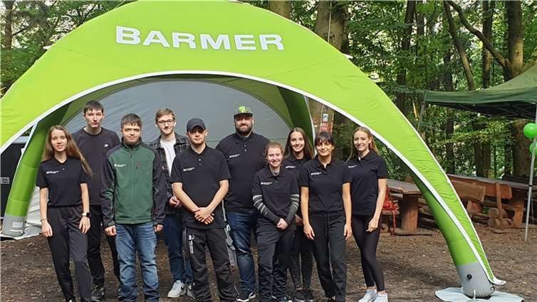 Es ging für die Azubis gleich aktiv im Team in den Kletterwald.Quelle: MEDI-CENTER Mittelrhein GmbH