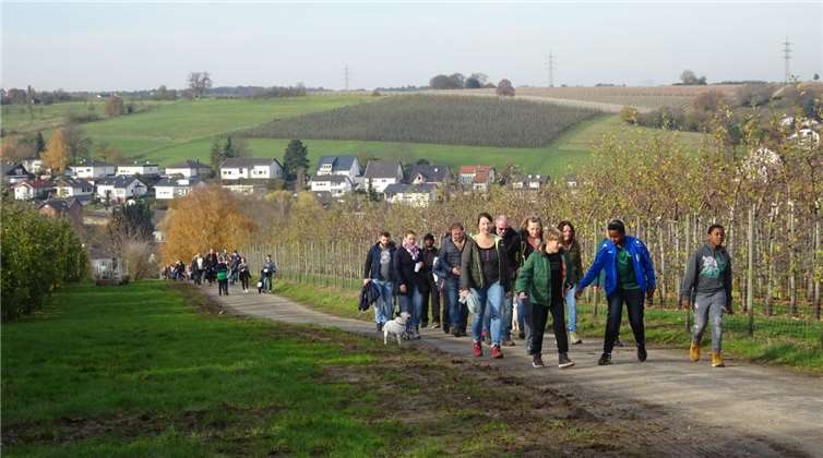 Es ging für die Wanderer durch das wunderschöne Wachtberger Ländchen. Fotos: privat
