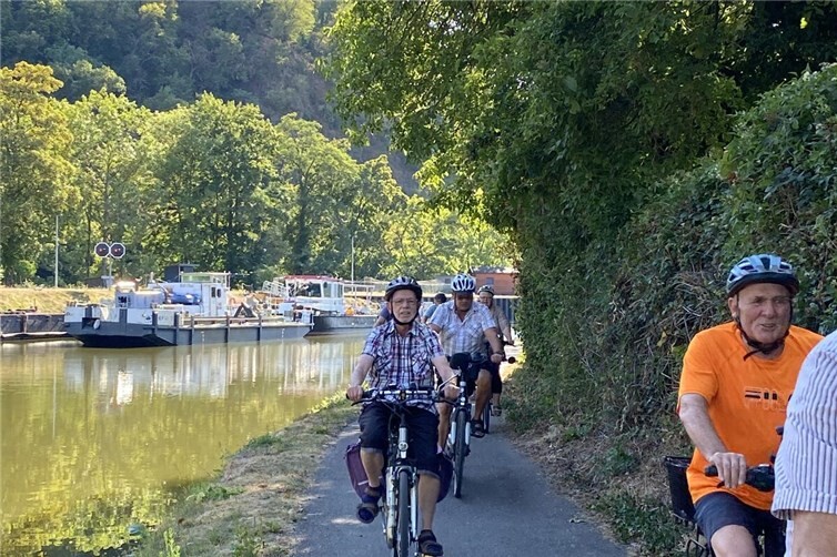 Es ging über den Lahn-Radweg