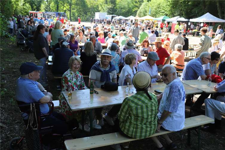 Es herrschte ein reges Treiben rund um die Kanzel.