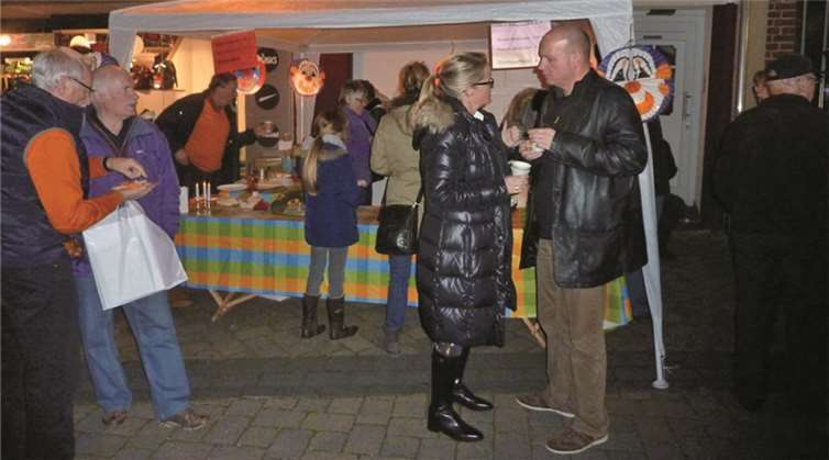 Es herrschte reger Betrieb rund ums Zelt herum.