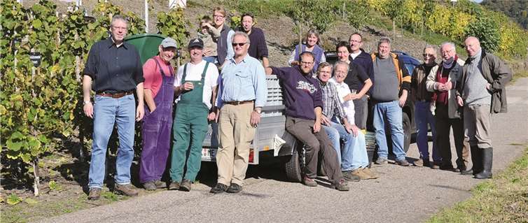 Es herrschten ideale Wetterbedingungen zur Weinlese in der Lehmener Würzlay. Oberrazejung Ralf hatte zur Lese geladen.Privat