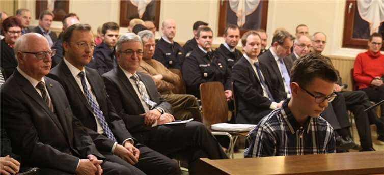 Es ist schon Brauch, dass junge Musiktalente aus Nievern die musikalische Gestaltung des Abends übernehmen. In diesem Jahr beeindruckte Florian Haas am Klavier.