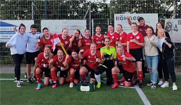 Es kamen zum Einsatz: Vivian Mumm, Magdalena Schneider, Joana Gomes, Lara Erdmann, Liana Dschuasbaev, Julia Schneider, Teresa Sesterhenn, Andrea Moog, Lea Berressem, Tamara Münch, Sophie Ney, Alina Schneider, Katharina Schlaus, Sarah Grüber und Anne Magin. Foto: Maifelder SV Damenmannschaft